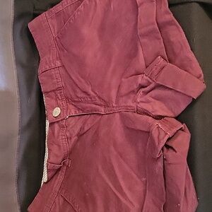 Aeropostale maroon shorts
